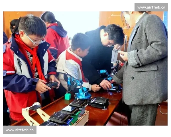 激发创新与合作精神 小学机器人比赛助力未来科技人才成长