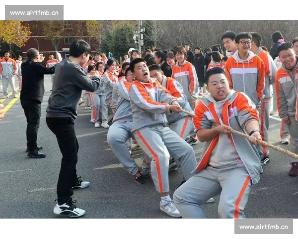 团结与拼搏交织的力量之绳拔河比赛中的青春瞬间记录校园难忘集体精神
